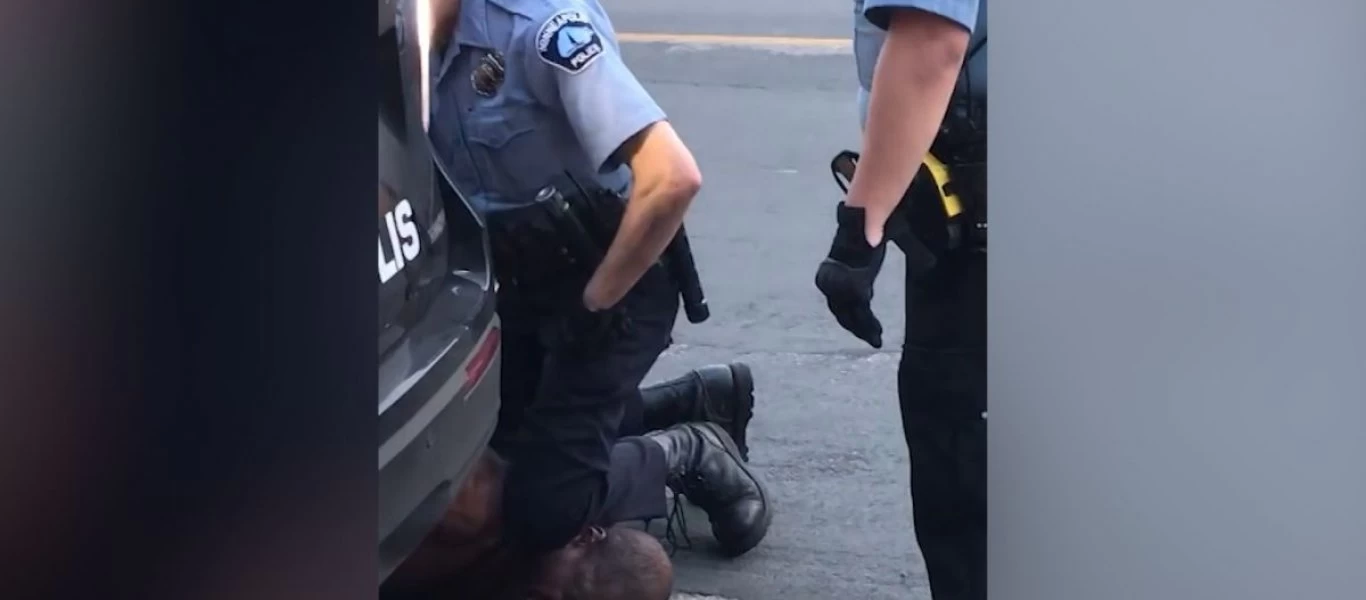 Υπόθεση Τ.Φλόιντ: Νέα στιγμιότυπα αποκαλύπτουν τι προηγήθηκε πριν τη δολοφονία του (βίντεο)